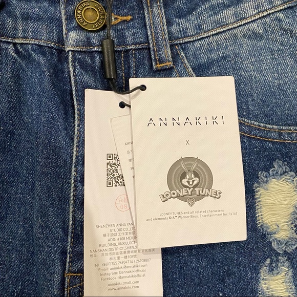 ANNAKIKI X LOONEY TUNES CROSSOVER COLLECTION - Picture 1 of 5